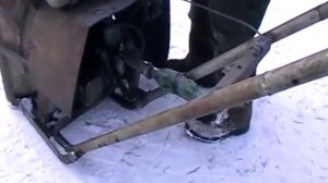 Самодельный снегоуборщик из бензопилы Дружба.   Обзор.