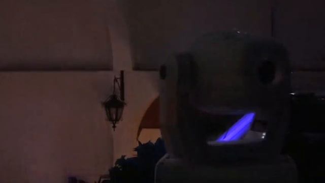 Iluminación con cabeza robótica 250 watts смотреть онлайн