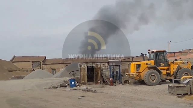 А вот так выглядит место прилёта в Луганске. Попали в Асфальтобетонный завод. смотреть онлайн