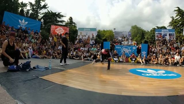 Yalta Summer Jam 2014.Face to Face. B-GIRLS. Spanish Hustle -ROCKET (Dj Smirmoff) смотреть онлайн