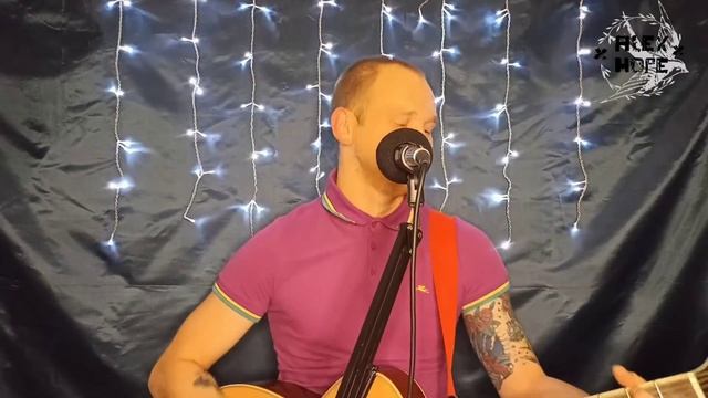 Солнце, купи мне гитару! Парень круто спел кавер смотреть онлайн