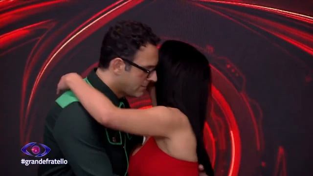 Grande Fratello - Monia La Ferrera deve lasciare la Casa смотреть онлайн