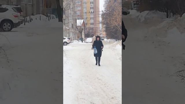 Да что вы, она не кусается! смотреть онлайн