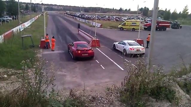Nissan GTR (Москва) Vs Nissan GTR (Воронеж)