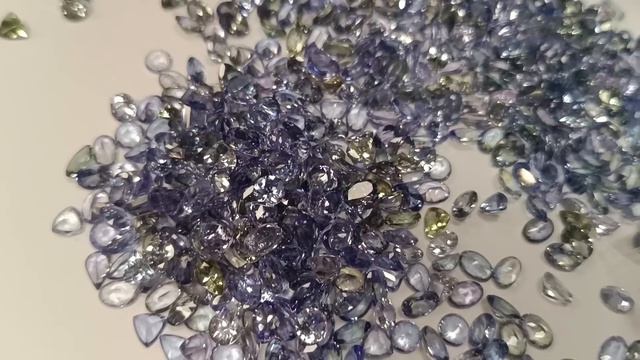 Завораживающие танзаниты для всех #танзанит #драгоценныекамни #ювелирныймагазин #натуральныекамни