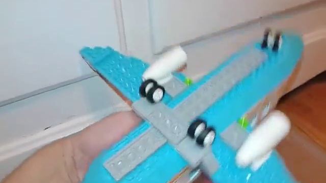 LEGO Friends Heartlake Private Jet Set смотреть онлайн