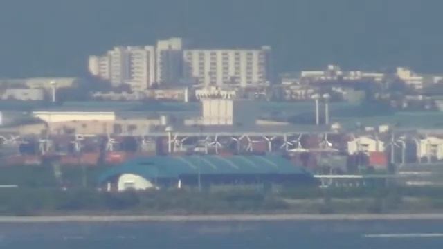 THE ZOOM ON A SONY HDR XR260VE смотреть онлайн