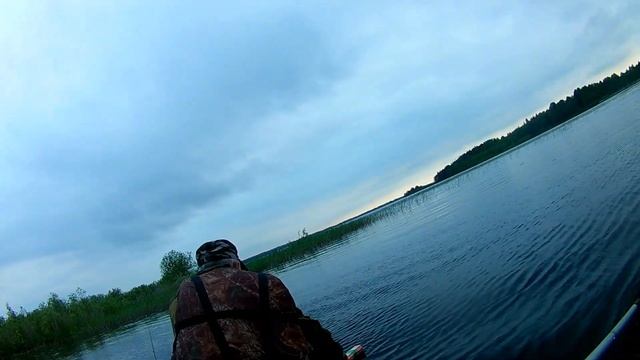 Ловля КРУПНОЙ красноперки на поплавок. Ловля щуки на кружки! смотреть онлайн