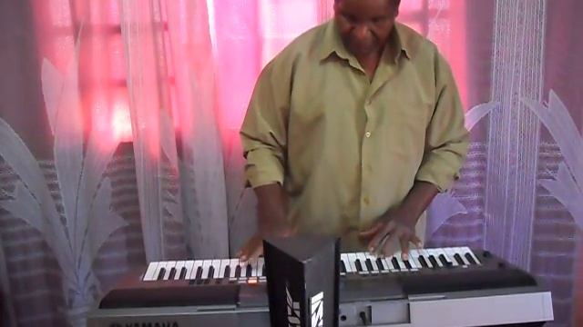 Rosalvo e seus Teclados Apresentação no Yamaha 443 смотреть онлайн