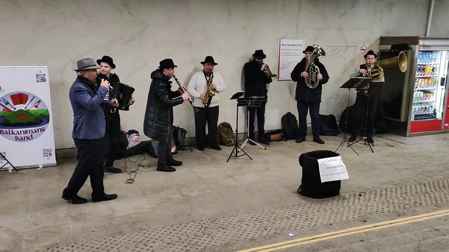 Балканская музыка на Сухаревской. Balkanimans band смотреть онлайн