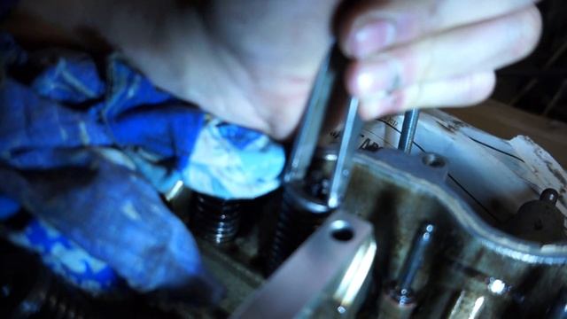 Рассухаривание клапана на R18A смотреть онлайн