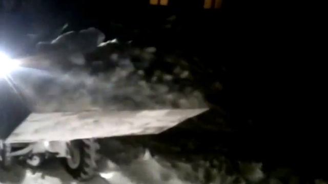 функциональный трактор-погрузчик (ночные работы ковшом) смотреть онлайн