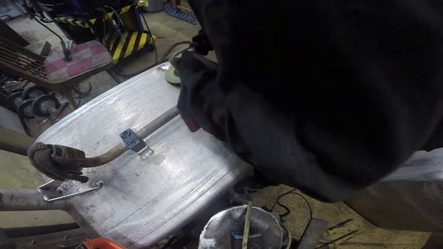 Scania. Сварочный ремонт алюминиевых баков смотреть онлайн