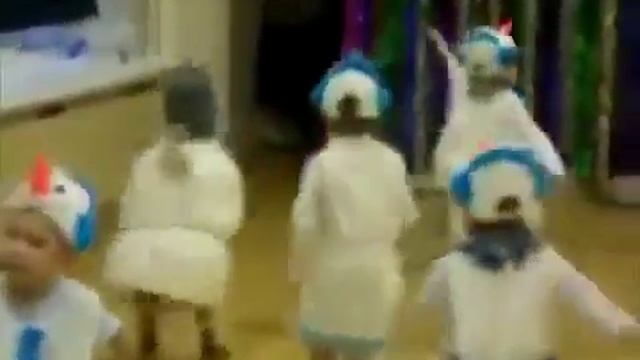 Танец снеговика / Snowman dance смотреть онлайн