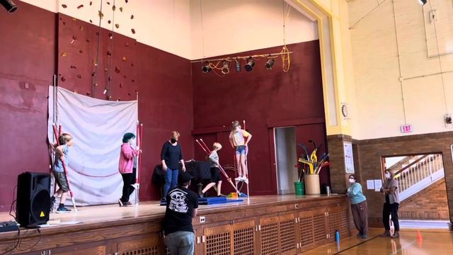 Влог Школьная жизнь в Америке Снэки-новый способ выучить английский ￼ смотреть онлайн