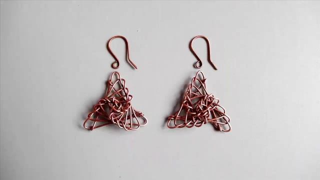СЕРЬГИ из медной проволоки СПИРАЛЬНЫЕ ТРЁХГРАННЫЕ смотреть онлайн