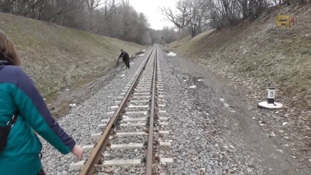 Прогулка по путям харьковской детской железной дороги смотреть онлайн