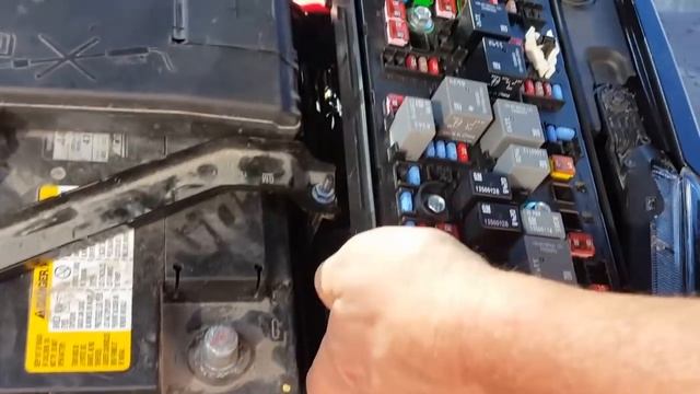 Chevy Cruze fuse box fails causes power windows, lights and turn signals to not work properly. смотреть онлайн