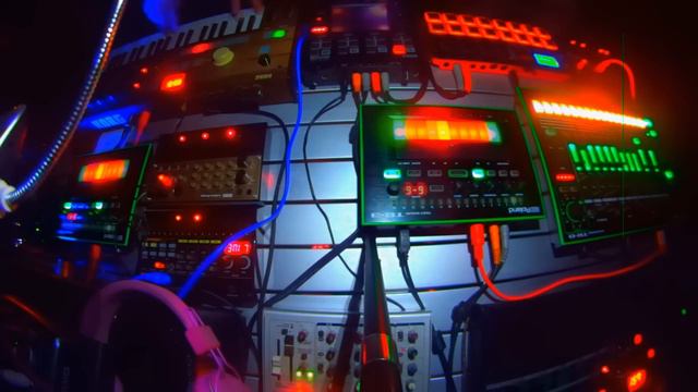 Saturday Night (TR-8,TB-3,MicroKORG,Volca Keys/Beats,MPX-16) смотреть онлайн