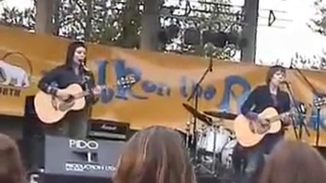 Tegan and Sara "Not Tonight" смотреть онлайн