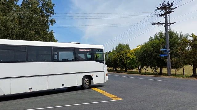 Preserved Nissan Diesel SP210 GB242 ex Lewis Hodgson no. 42 on Stedman Rd turns onto Dukes Rd North смотреть онлайн