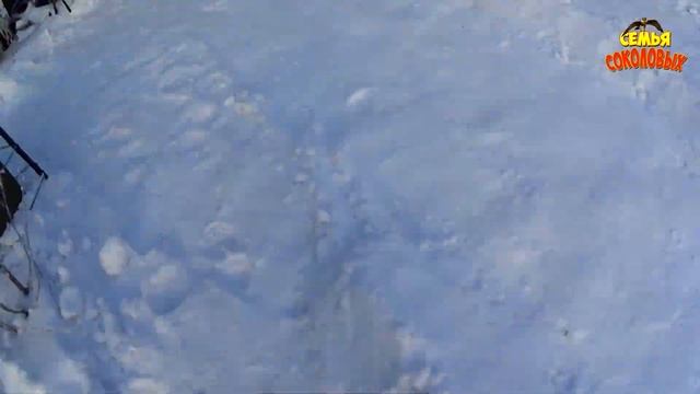 ЛЕДЯНАЯ ГОРКА СВОИМИ РУКАМИ / Я В ДЕТСТВЕ МЕЧТАЛ ИМЕННО ОБ ЭТОМ! Такой горки у меня не было. смотреть онлайн