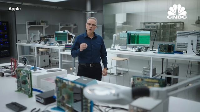 Apple announces its first Mac chip, the M1 смотреть онлайн
