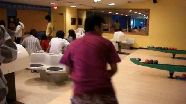 Dorian's Birthday Party Bowling Game No.2 смотреть онлайн