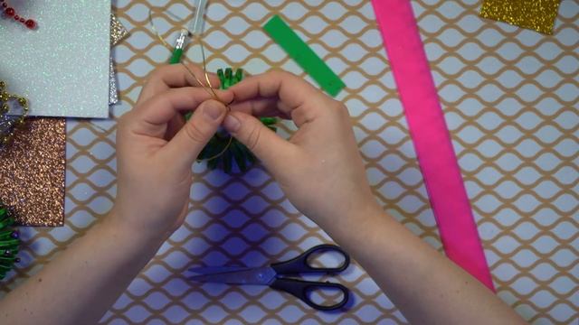 Ёлочные игрушки своими руками - мастер-класс "Фоамиран с Широковой Анной" | Московское долголетие смотреть онлайн