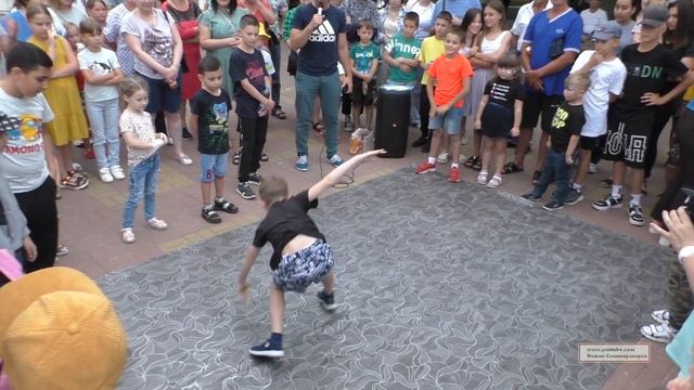 Молодёжный Брейк данс/ Youth break dance смотреть онлайн
