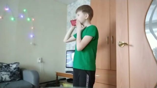 откуда у Макара появилась елка на Новый год? смотреть онлайн