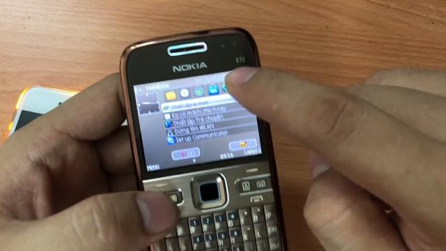 Chuyện chưa Kể : Tất cả chức năng của máy Nokia E72 смотреть онлайн