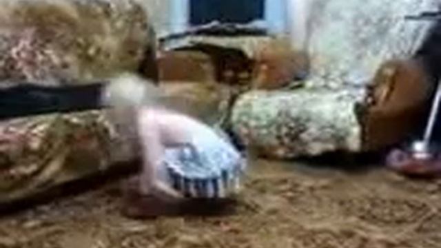 Танцы Лизы. Очень смешно. смотреть онлайн