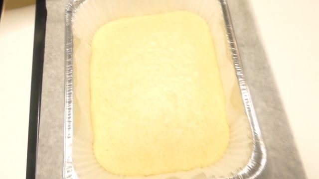 Пирог 5 стаканов с вишней! Вкуснейший манник на кефире без миксера и весов! Все размешал и в духовк смотреть онлайн