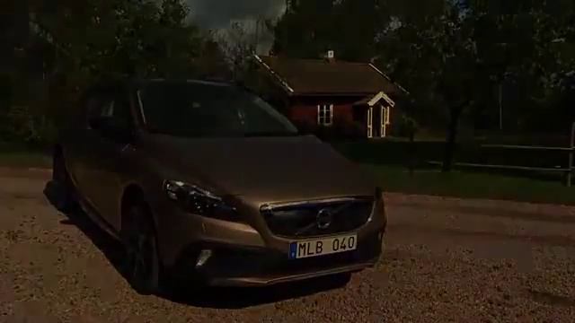 Footage of the new Volvo V40 Cross Country at the Paris Motor Show смотреть онлайн