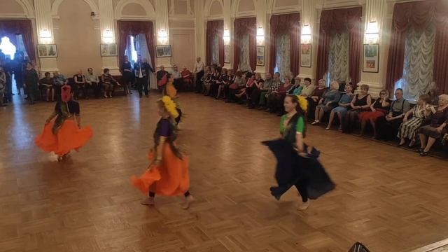 Индийский танец. смотреть онлайн