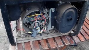 Бензогенератор выдает маленькое напряжение.  Решение проблемы.