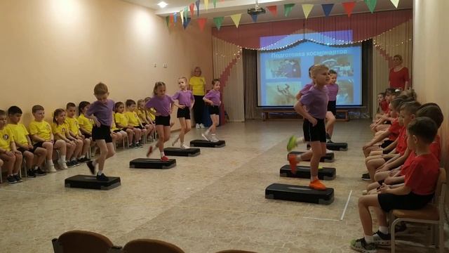 Танец на степ-платформах "Юра с Байконура" смотреть онлайн