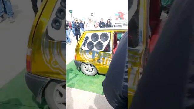 Автозвук Волгоград. Лобовое стекло в дребезги. Такого ещё не видела. смотреть онлайн