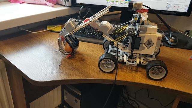 Lego EV3 Mindstorm Loader Лего EV3 Погрузчик смотреть онлайн