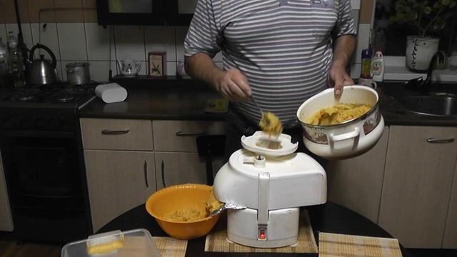? ? Кабачковая икра в мультиварке, делаем из старых кабачков. Вкус времён СССР. смотреть онлайн