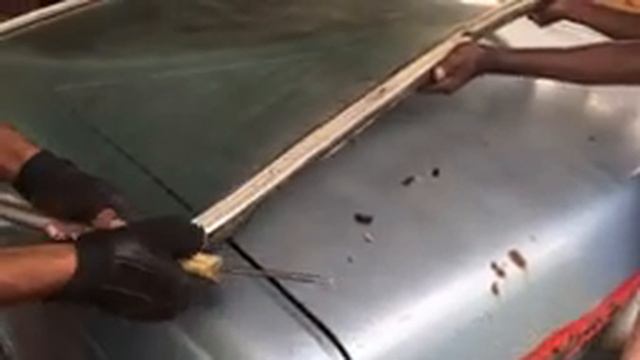 Rebuilding Abandoned Mercedes Benz W123C 1977 - Windshield Remove | Repair | Restoration смотреть онлайн