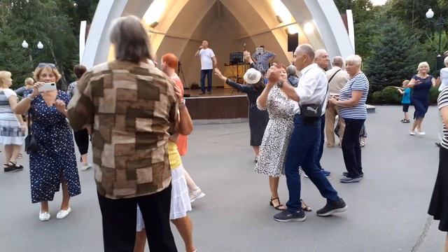 ОЙ, ДОЛЕ, ДОЛЕ!/СУПЕР ??ТАНЦЫ В ПАРКЕ ГОРЬКОГО ХАРЬКОВ АВГУСТ 2021 смотреть онлайн