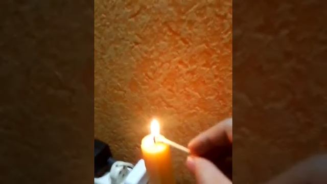 Как зажечь свечу с помощью дыма и спички смотреть онлайн