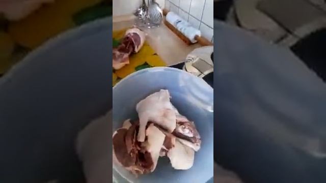 Готовим утку в пиве на кастрюле АМС , подготовка и маринад. смотреть онлайн
