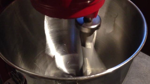 Misaligned whip beater on a KitchenAid KSM7580 Artisan смотреть онлайн