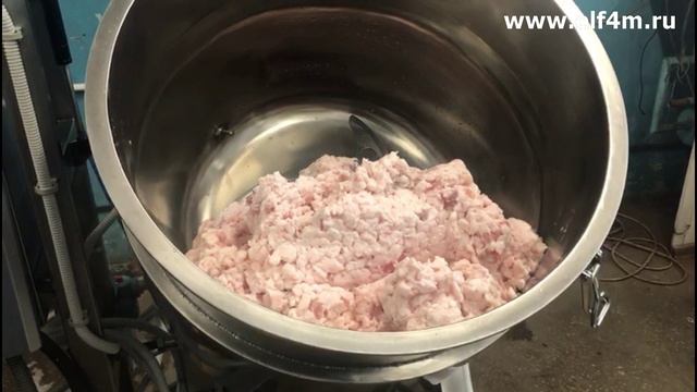 Измельчение сала для паштета на волчке ИПКС-132-114(Н) и куттере вакуумном ИПКС-032-80-РП(Н). смотреть онлайн