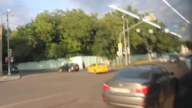 От "Зюзино" до "Каховской" - едем июльским вечером на электробусе №926 смотреть онлайн