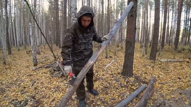ПОЛЫ В ЗЕМЛЯНКЕ ИЗ САМОДЕЛЬНЫХ ДОСОК. ЗАКОНЧИЛ ВХОД. КАРТОШКА С МЯСОМ НА УГЛЯХ. ЗЕМЛЯНКА В ЛЕСУ. смотреть онлайн