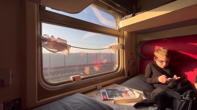 ЕДЕМ ДОМОЙ. ПОЕЗД СЛАВЯНСК НА КУБАНИ - МОСКВА. ИЗ ВЕСНЫ В ЗИМУ. СНОВА ШАПКИ. смотреть онлайн